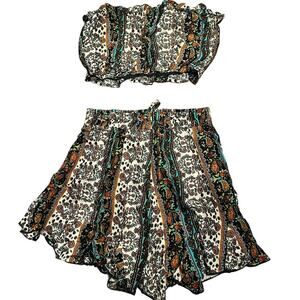 Amable – Tube Ruffle Top and Shorts Set – Size Small